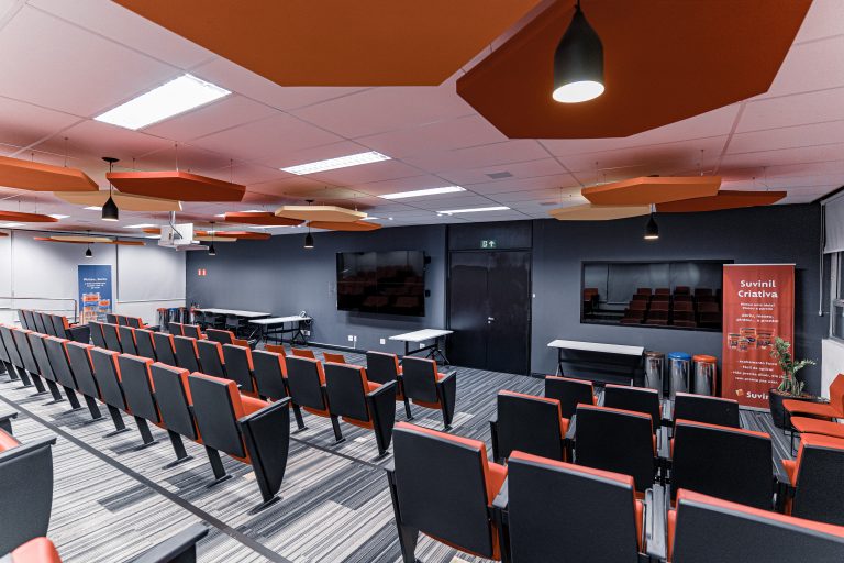 Fornecimento de mobiliários novos