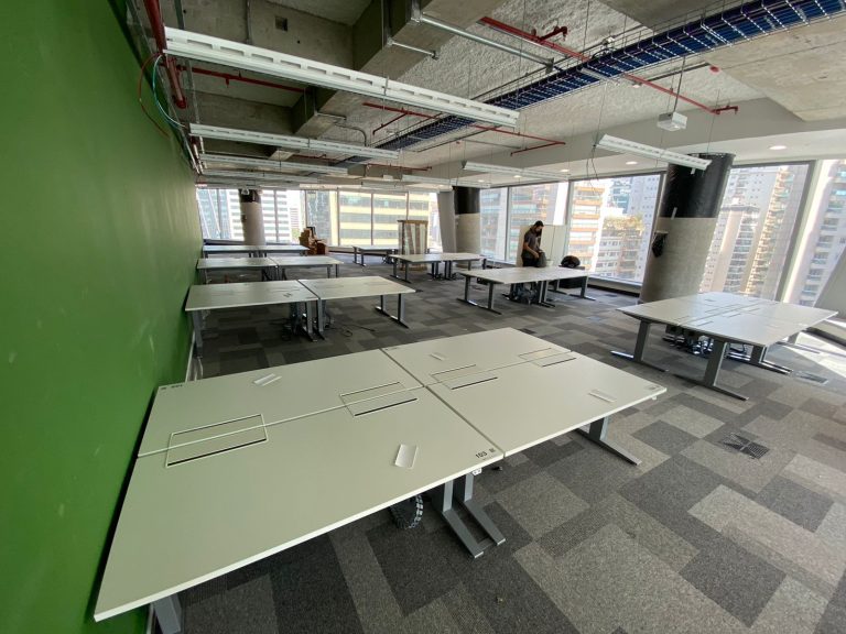 Mesa finalizada para uso